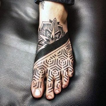 tatuajes en el pie para hombres|20 ideas originales de tatuajes en los pies: diseños tribales,。